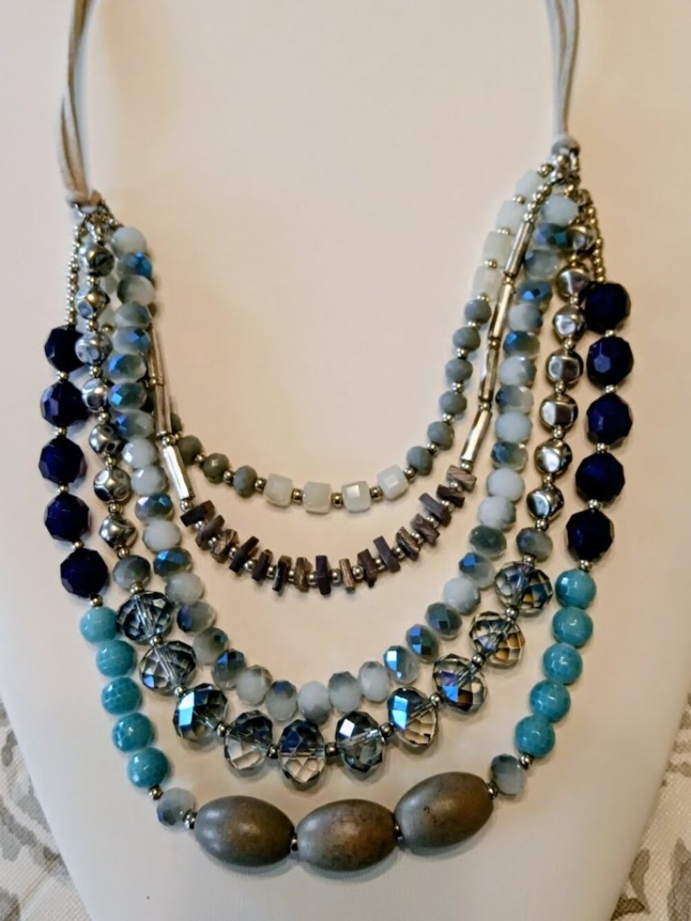 VTG Layered Statement Bead Necklace Crystals Wood Shiny Multi Tone Silver Blues